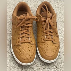 NIKE Dunk Low Quilted Wheat 8.5 - Worn Once
